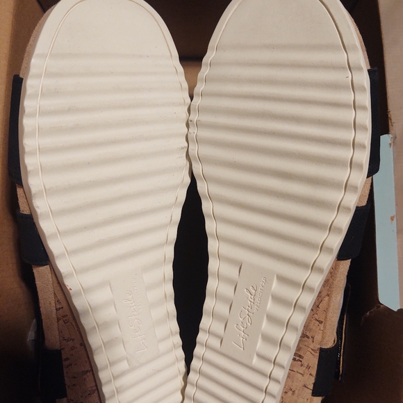 Black Life Stride Wedges - Picture 2 of 16